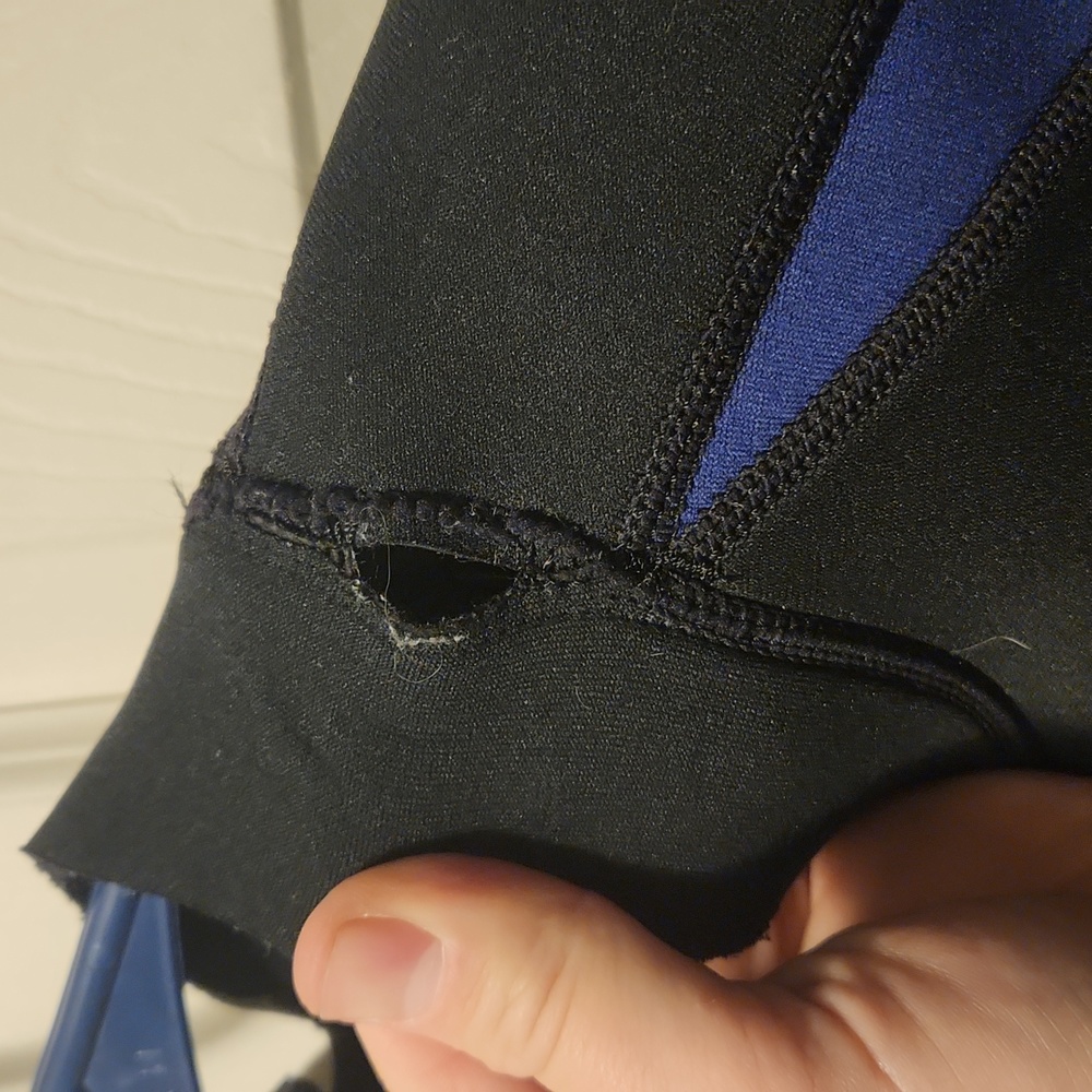 Wetsuit - Picture 5 of 7